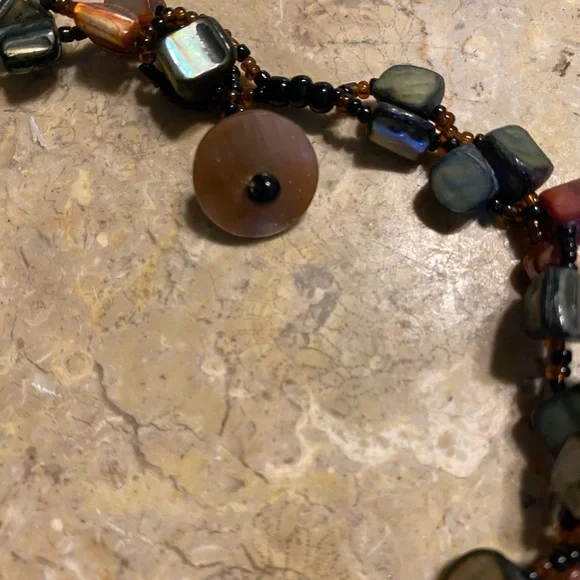 Shell beaded disc necklace. - Picture 2 of 2